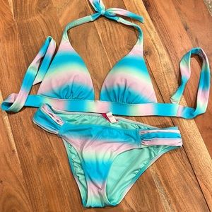 Victoria’s Secret bikini